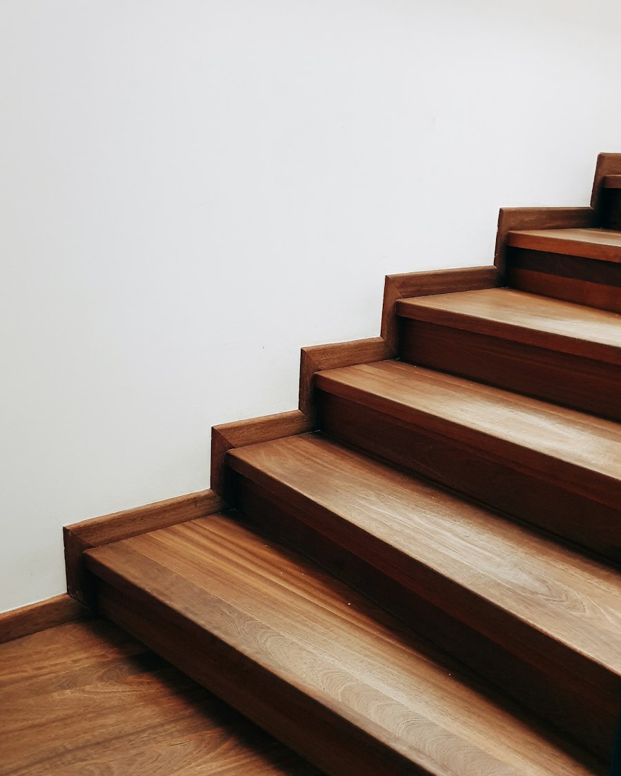 Faltwerktreppe, Nussbaum